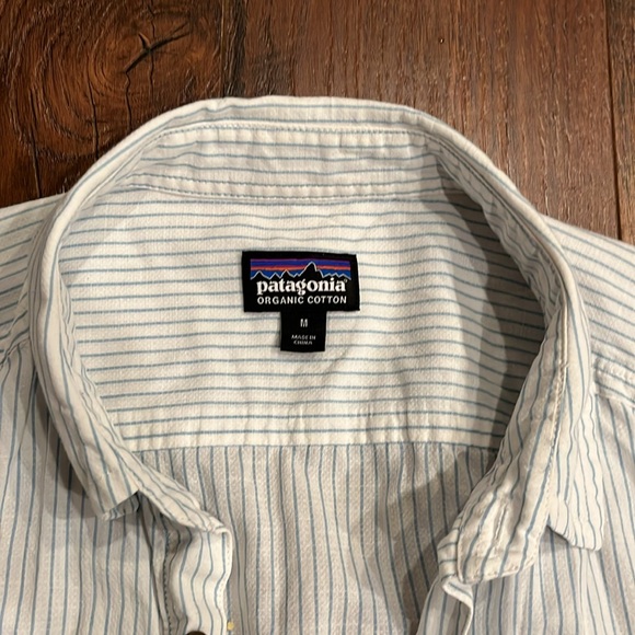 Patagonia organic cotton button up - Picture 2 of 4